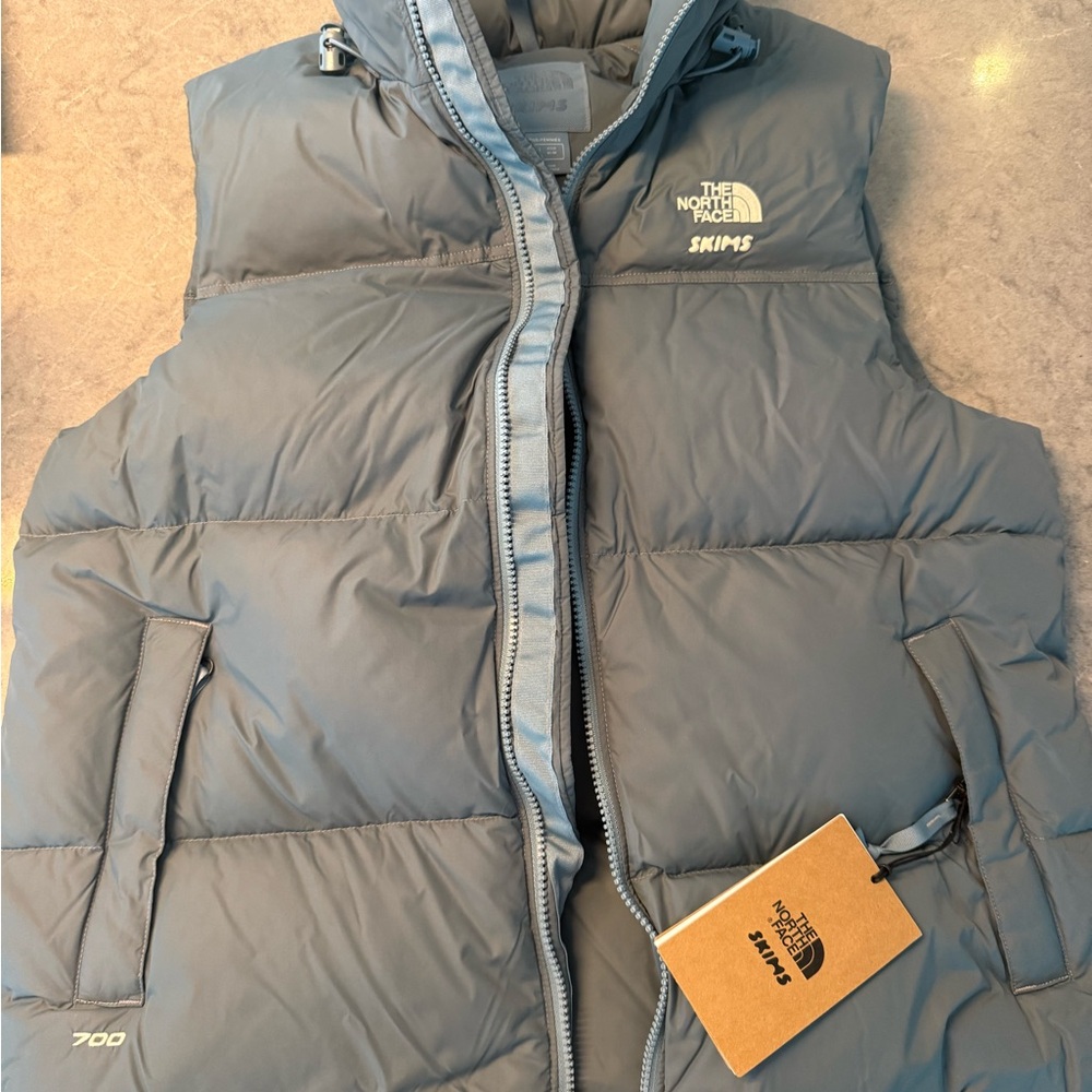 SKIMS x NORTH FACE 1996 NUPTSE VEST PUFFER KYANITE SMALL NWT